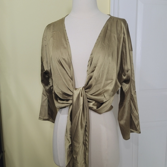 Urban Outfitters Nicole Olive Satin Tie-Front Crop Top - Picture 3 of 10